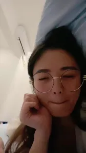 全程露脸,居家浴室约操眼镜韵味少妇,最后把少妇操的欲罢不能! 极品眼镜韵味少妇浴室激情猛干