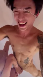 极品体育生和如狼似虎的少妇,一直跨小伙子硬“你怎么射这么多?” 少妇疯狂骑乘体育生到高潮喷水